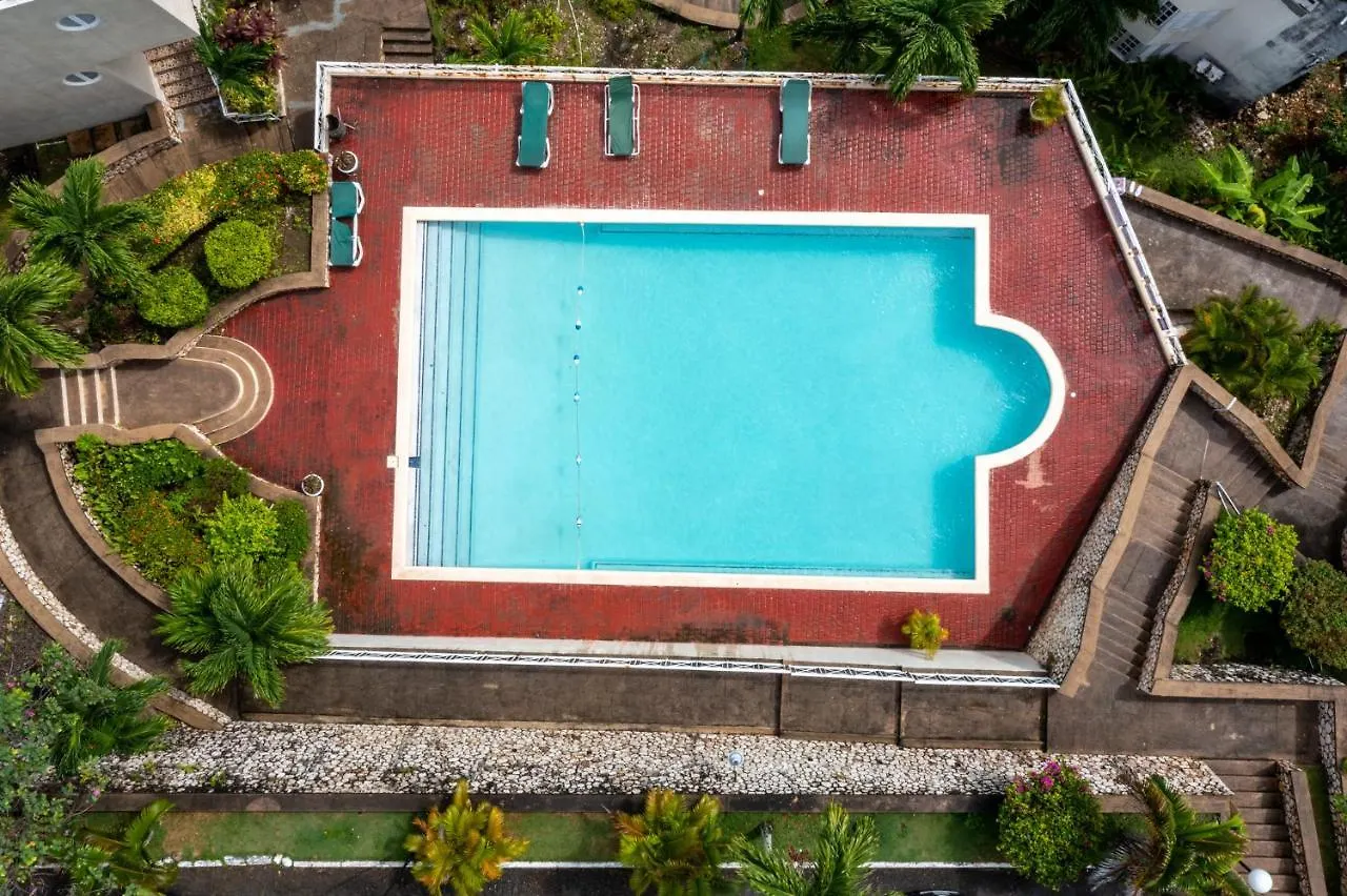 公寓 Pampered In Paradise Columbus Heights 2 Bedroom Penthouse Condo Near Ian Fleming Airport 奥乔里奥斯 牙买加