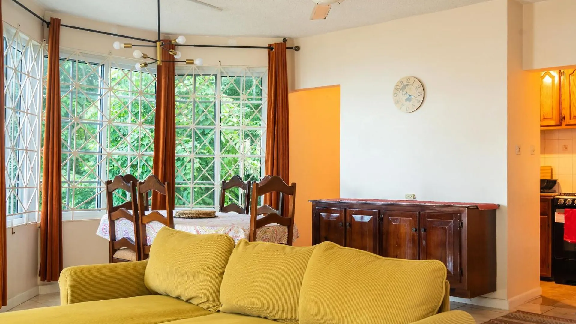 Pampered In Paradise Columbus Heights 2 Bedroom Penthouse Condo Near Ian Fleming Airport 奥乔里奥斯 牙买加