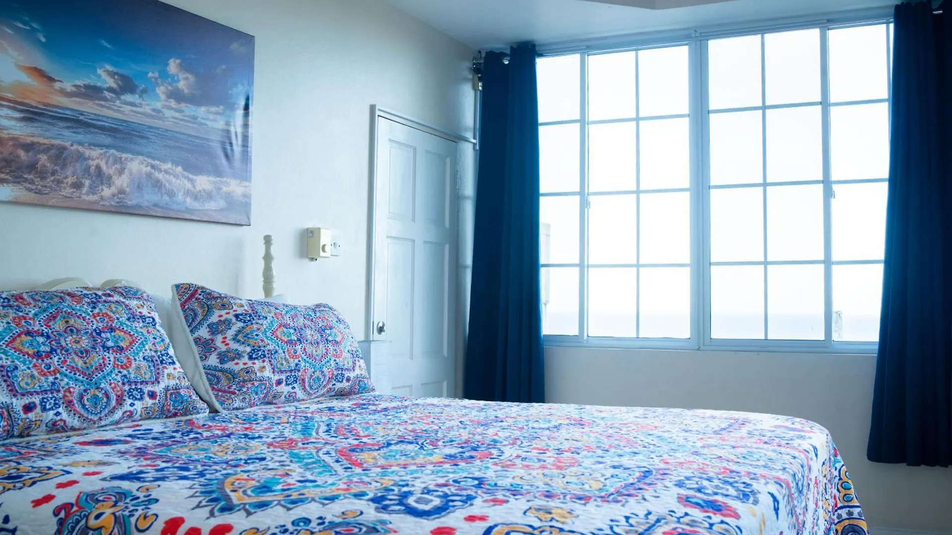 Pampered In Paradise Columbus Heights 2 Bedroom Penthouse Condo Near Ian Fleming Airport 奥乔里奥斯